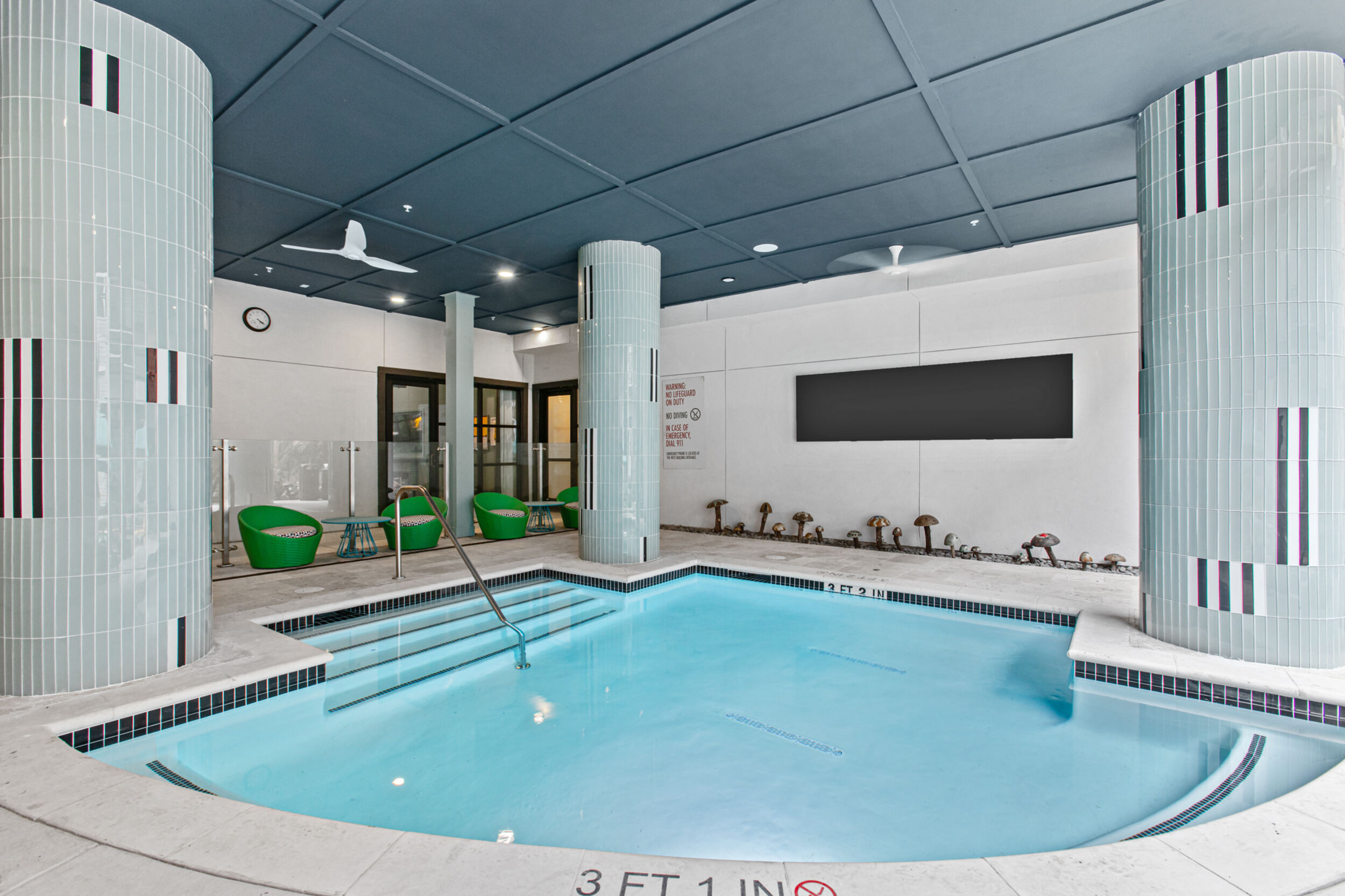 Bishop Momo SOuth Austin Apartments with Indoor Hot Tub