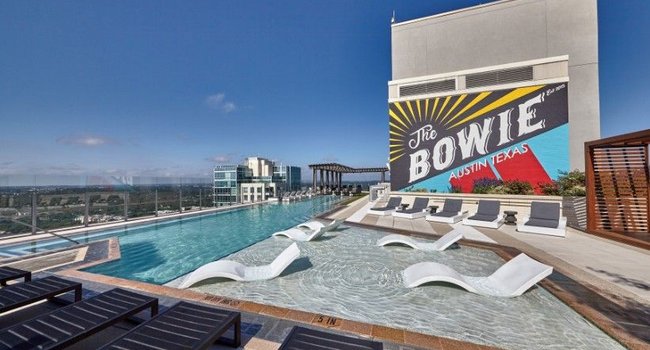 Downtown Austin Luxury High Rise Apartments with Rooftop Pool