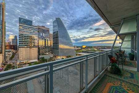 Austin Downtown High Rise Apartment with Lady Bird Lake Views